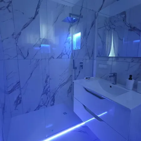 Elegance Room-2
