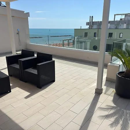 Palms Beach Pesaro Residence-2