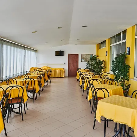 Hotel Caesar B&B Fronte Mare in Centro di Milano Marittima-2
