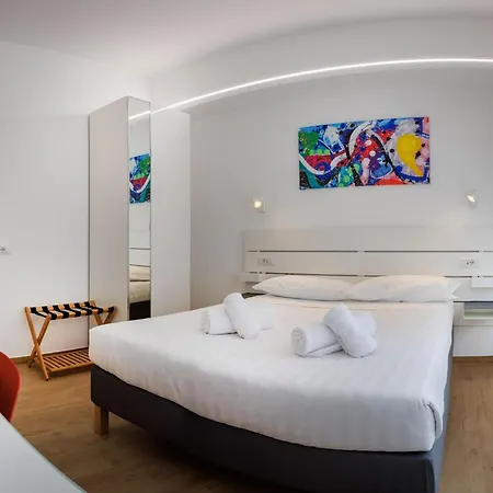 Romecooksea Guest House-3