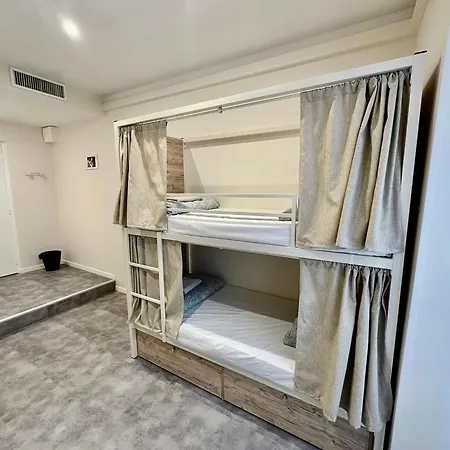 Hostel Meyerbeer - Rooms And Apartments-2
