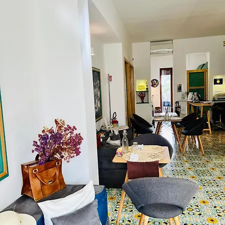 Luiselle Charming Accommodation Sorrento City Center-2