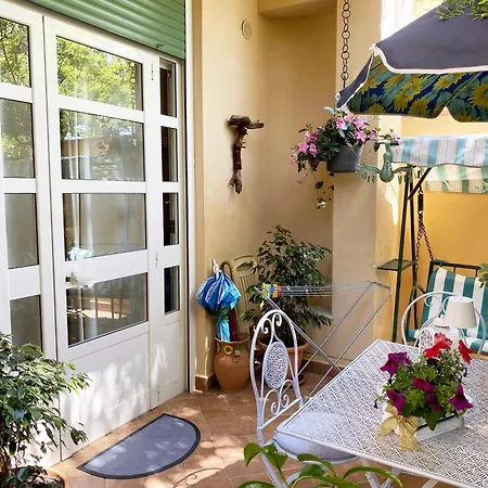 Il Giardino di Laura Private Rooms Mondello-3