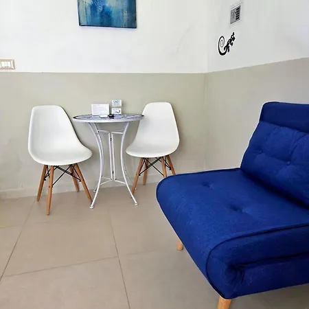 Blue Room-3