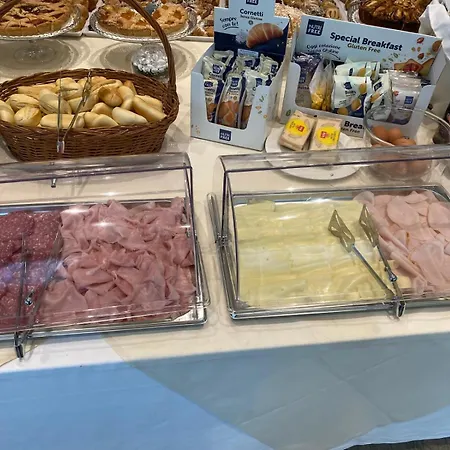 Hotel Caraibi - Breakfast Until 11-00&Dinner-Mirabilandia Partner-3