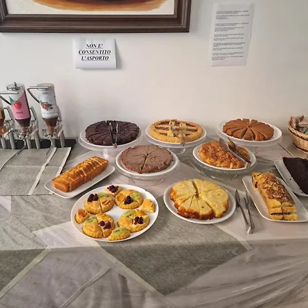 Hotel Jana - Top Breakfast-2