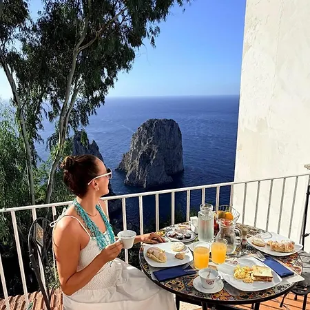 Villacore Capri-3