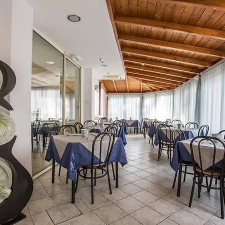 Hotel Nancy - Giovani e Gruppi Amici-3