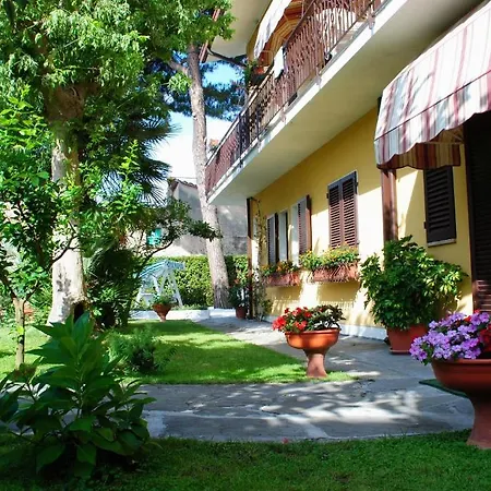 Bed&Breakfast Villa Lorena-2