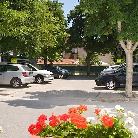 Hotel Ciondolo D'Oro 5 minuti da Rimini Fiera CON PARCHEGGIO INCLUSO-3