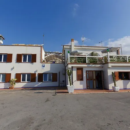 Beach Hotel 14Leoni B&B-2