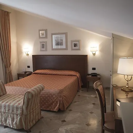 Hotel La Colonnina-3