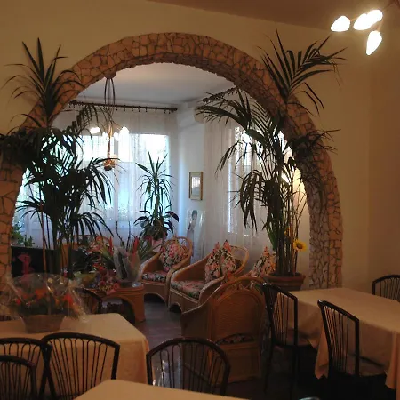Hotel Pensione Ornella-2