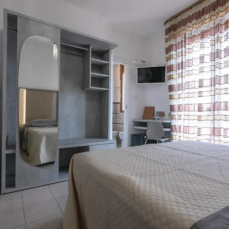 Hotel Deborah-3