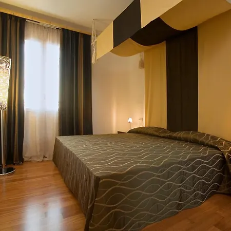 Card International Hotel-2