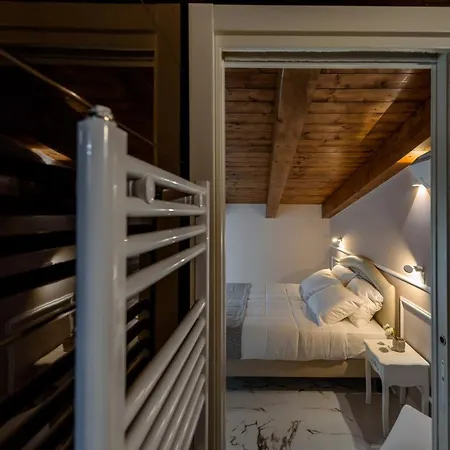 Marie Claire Apartments & Spa-3