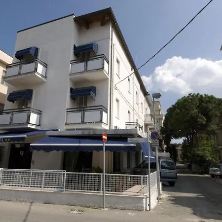 Hotel Annarita-mezza pensione plus- spiaggia inclusa-3