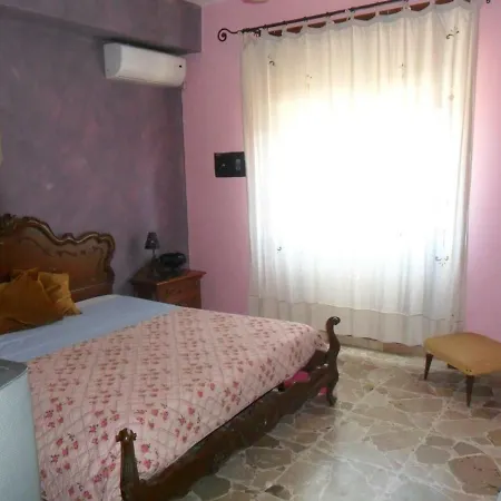 B&B Pinkhouse-3