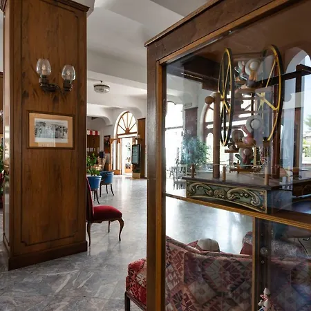 Grand Hotel Excelsior-2