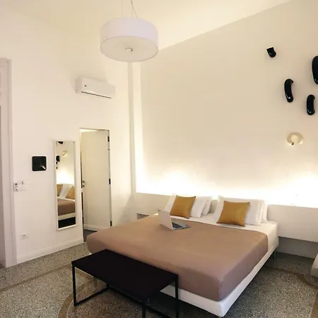 Re Ruggero Rooms-2