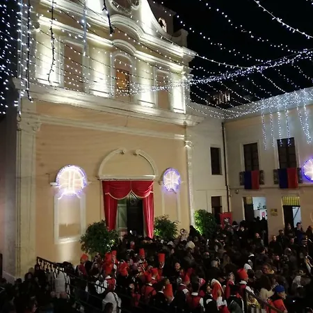Sant Efisio Host-3