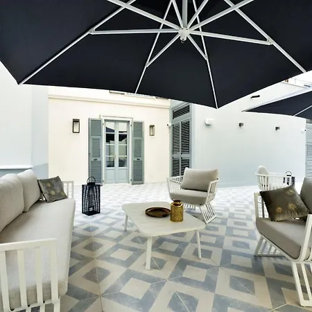 Boutique Hotel De La Ville-3
