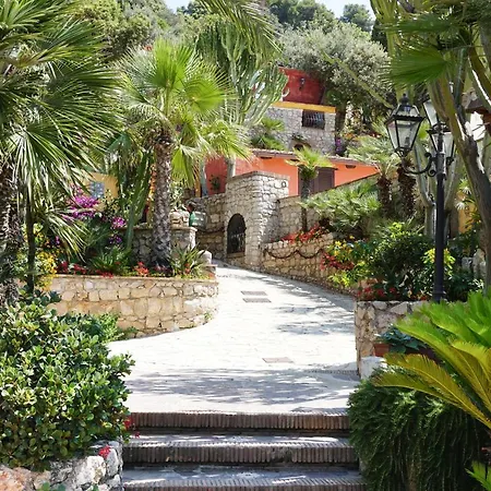Aeneas' Landing Resort-3