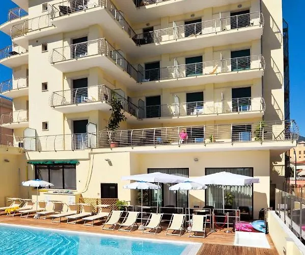 Excelsior Hotel E Appartamenti Loano