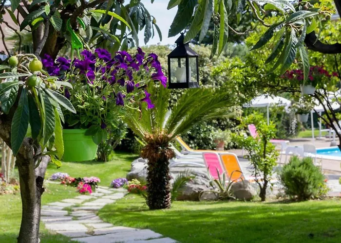 Loano Apartment Pool & Garden