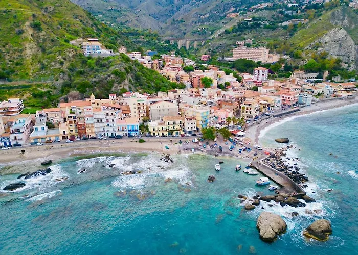 Hostel Beach House Giardini Naxos