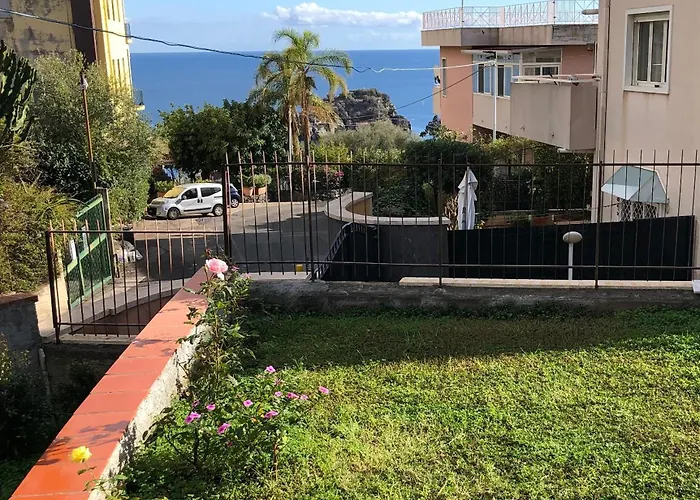 Luna Apartment Aci Castello