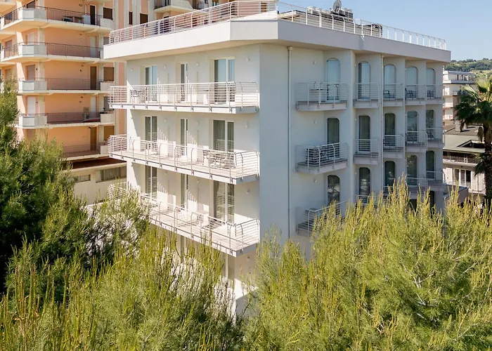 Hotel sul MareVelia - Completamente Nuovo