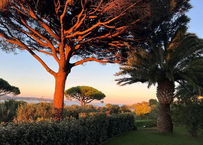 Le Tropézien - Vue Mer à 180, 3 chambres, jardin&piscine Saint-Tropez