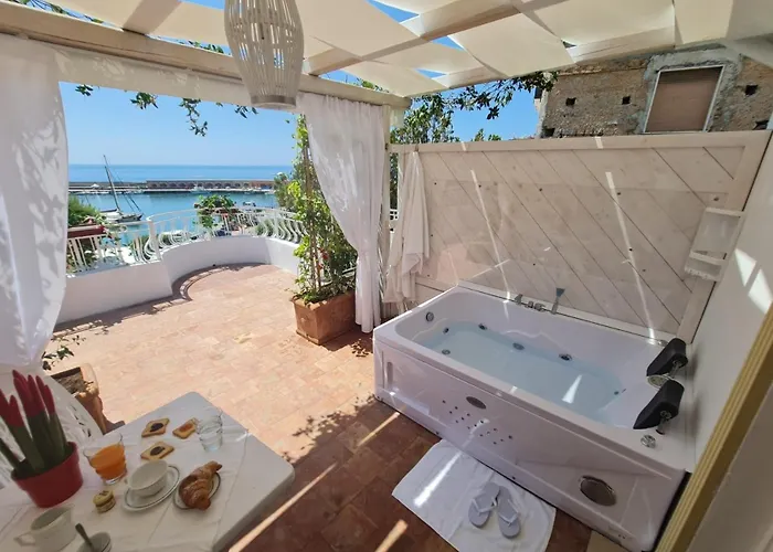 Luxury B&B Suite Jacuzzi Villa Filomena Marina di Camerota