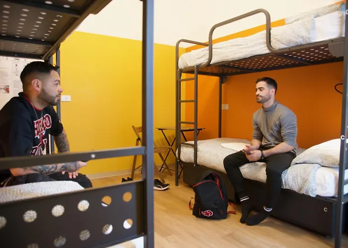 Hotel sul MareSunflower Beach Backpacker & Bar