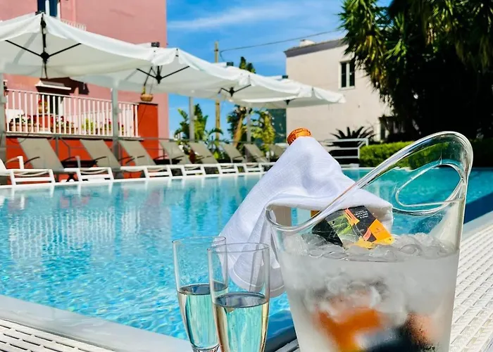 Hotel sul MarePalatium Mari