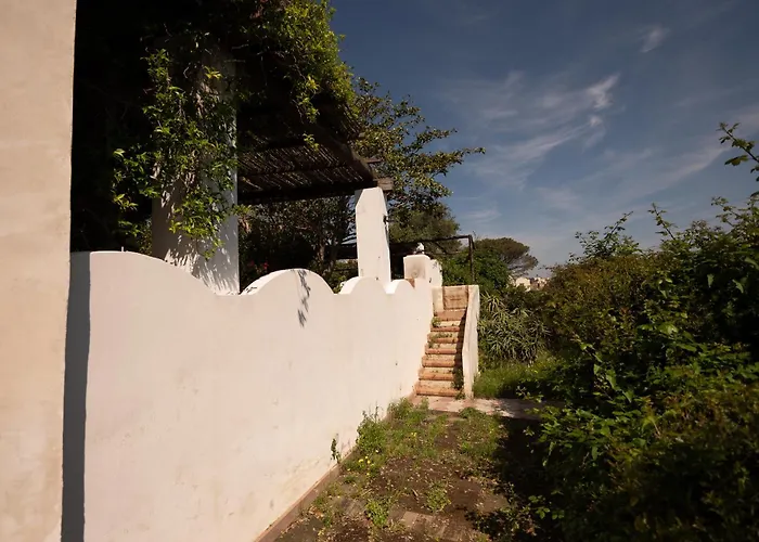 Villa GIARDINO BLU OLTREMARE - exlusive garden Procida