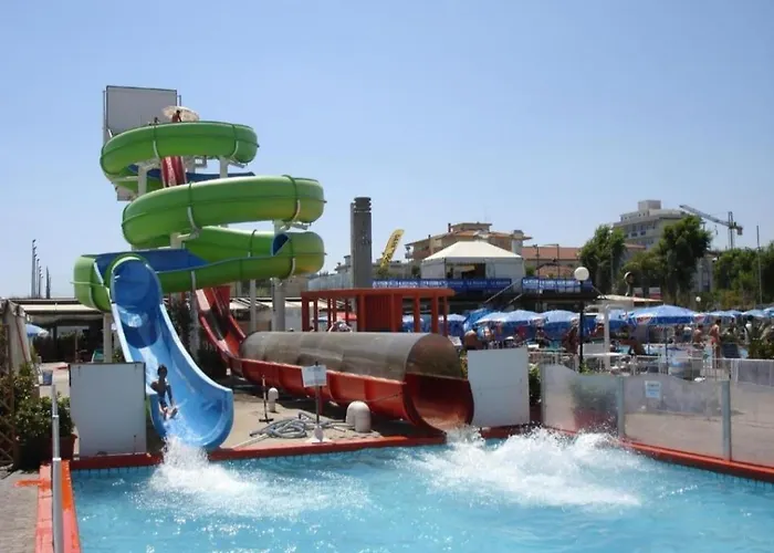 Fiorina Bed&Breakfast - Colazione fino a mezzogiorno - Beach Village gratuito - Parcheggio moto gratis e videosorvegliato Riccione