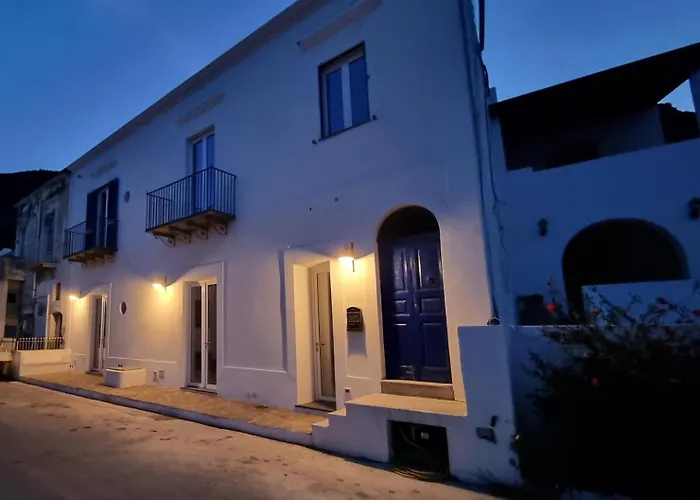 Hotel Brezza di Terra Santa Marina Salina