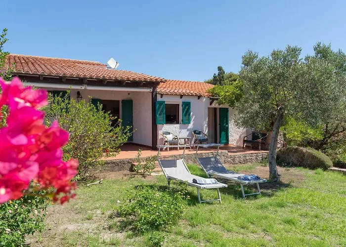 Villa Salida - vista mare, piscina e spiaggia attrezzata Alghero