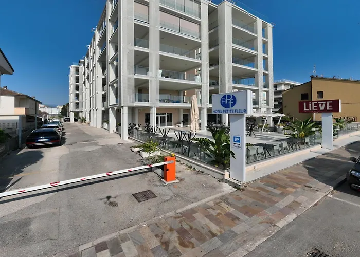 Hotel Petite Fleur Alba Adriatica