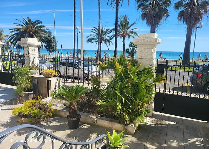 Hotel Flots D'Azur Promenade Des Anglais Nizza