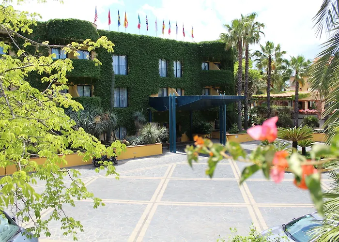 Hotel Caesar Palace Giardini Naxos