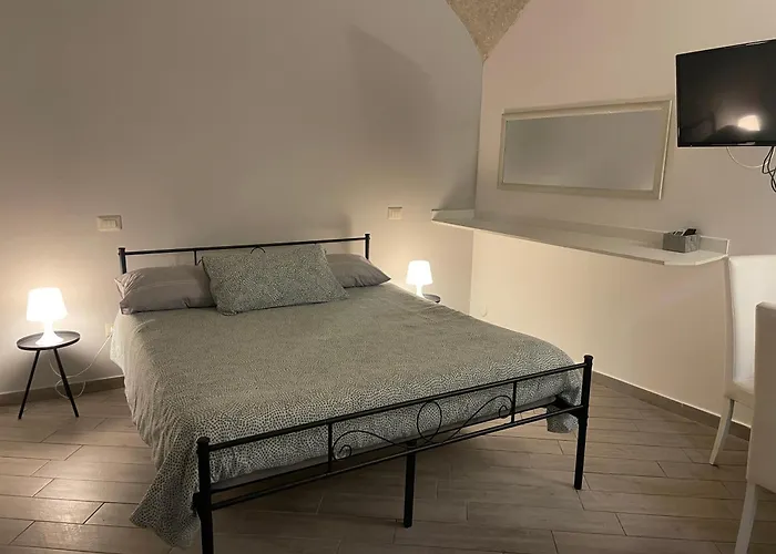 Petros Rooms&Apartments Salerno