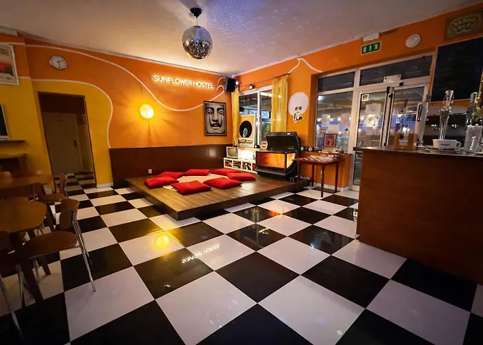 Sunflower Beach Backpacker Hostel & Bar Rimini