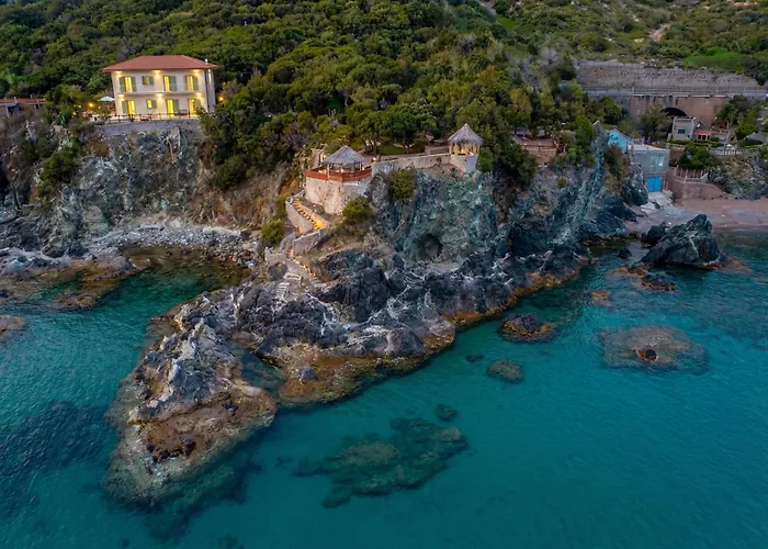 Roc Villa Castiglioncello - Private Villa with 2 Beaches&Park