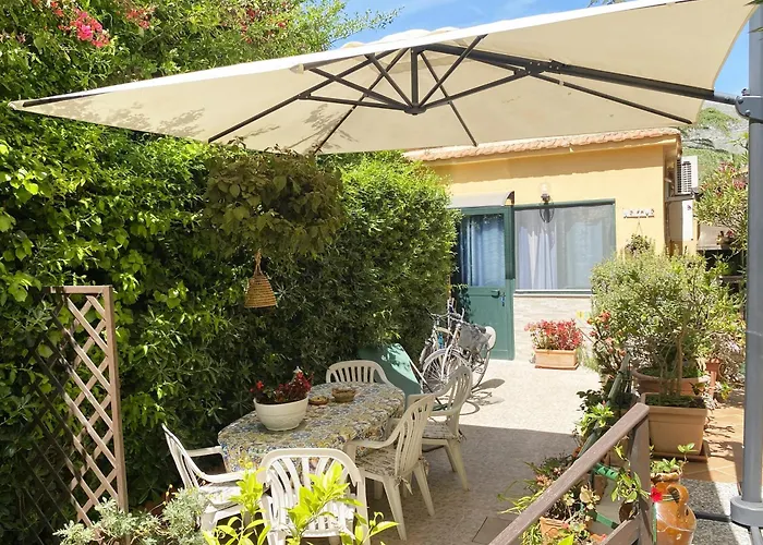 Il Giardino di Laura Private Rooms Mondello