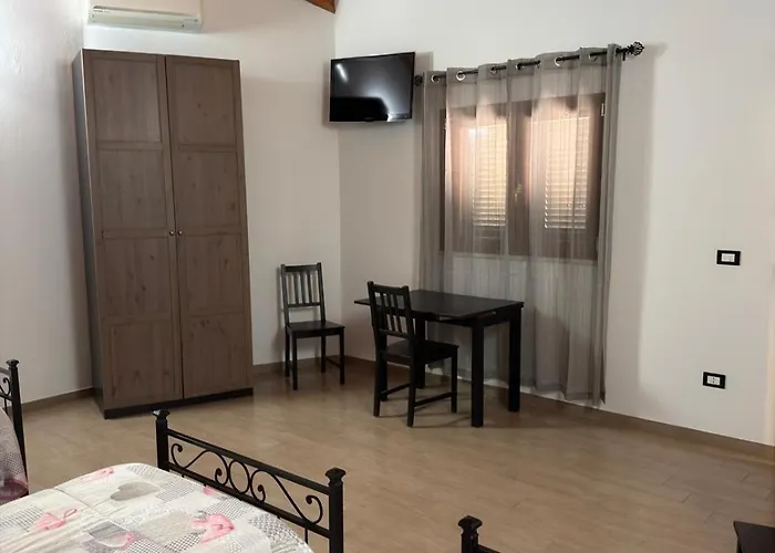 Samarcanda Hotel & Parking Di Parmigiani Silvia Civitavecchia