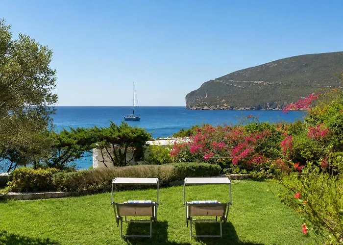 Villa Salida - vista mare, piscina e spiaggia attrezzata Alghero