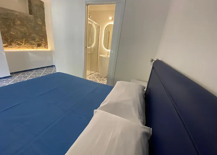 Cinquestelle Albergo del centro storico Palinuro